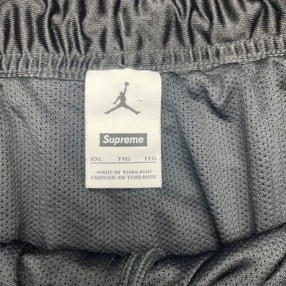 Jordan x Supreme Mens Black Dazzle Basketball 9